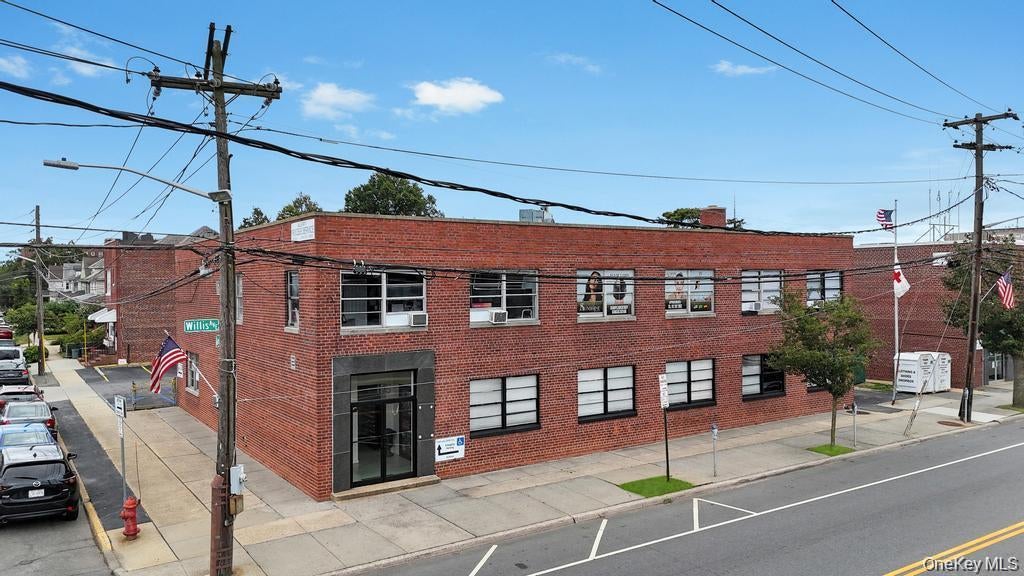 185 Willis Avenue # 1, Mineola