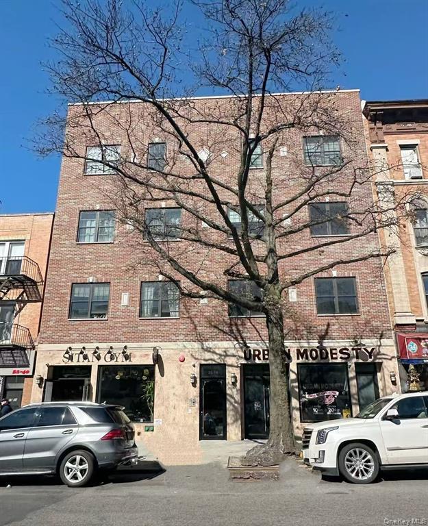 25-34 Steinway Street, Long Island City