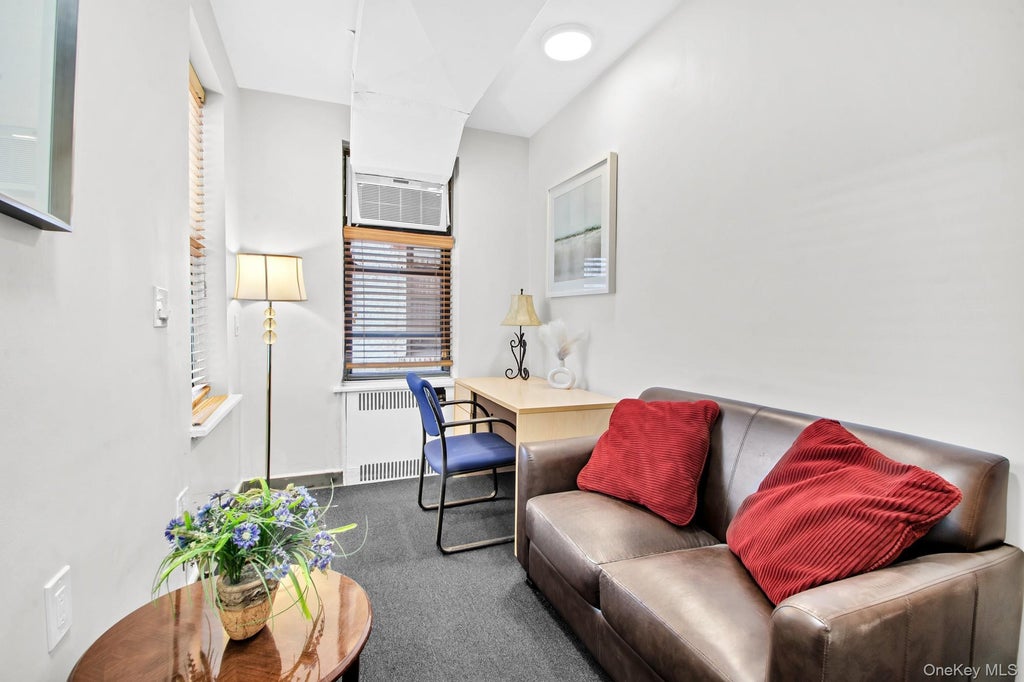 98-120 Queens Boulevard # 1f, Rego Park