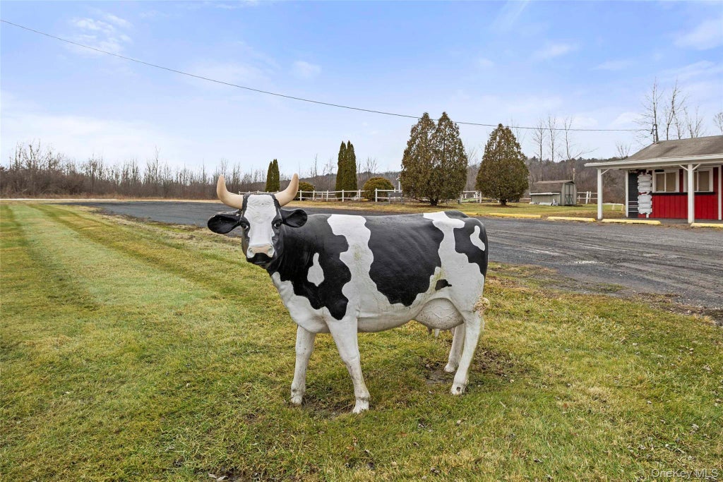 11051 State Route 9w, Coxsackie