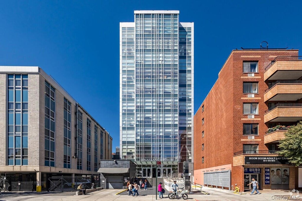 136-33 37th Avenue # 8c, Flushing