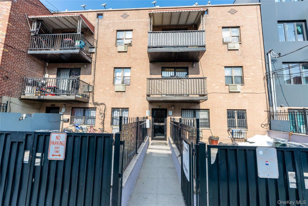 5611 Van Cleef Street, Corona