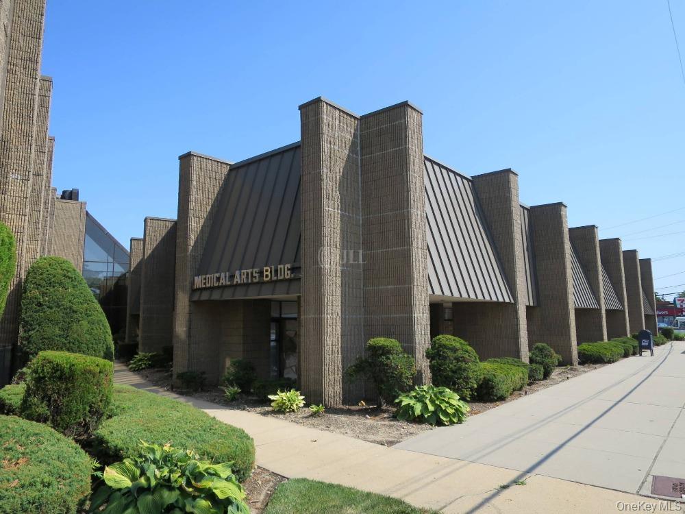 1575 Hillside Avenue # Ll3/ll4, New Hyde Park