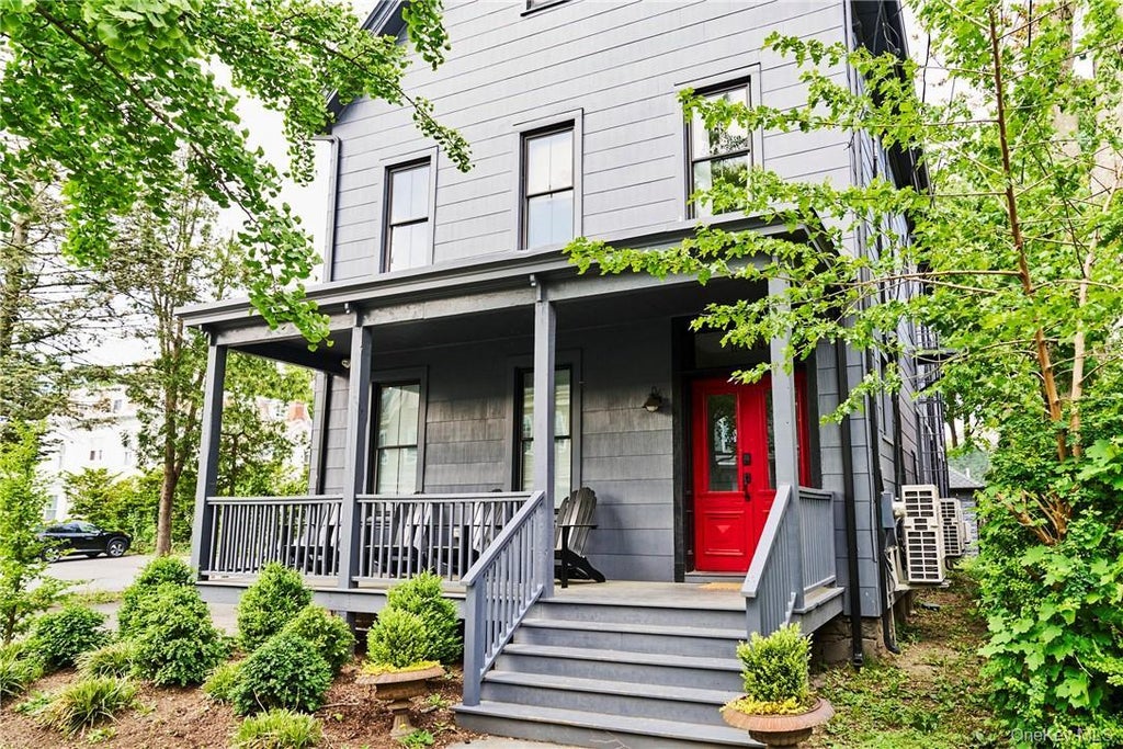 194 Wall Street, Kingston