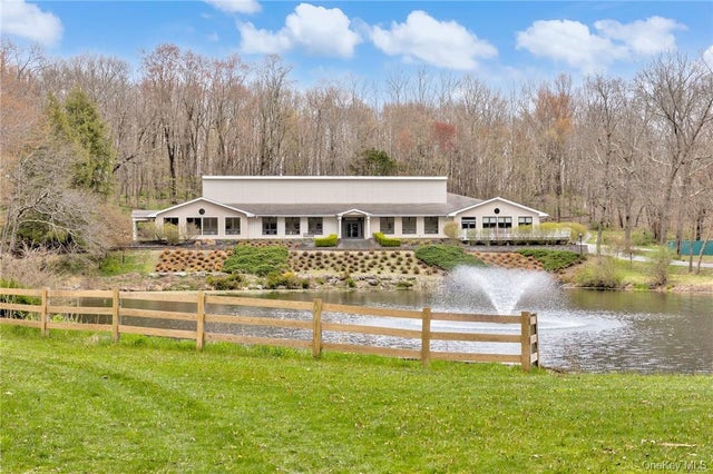 200 Cardinal Road, Hyde Park