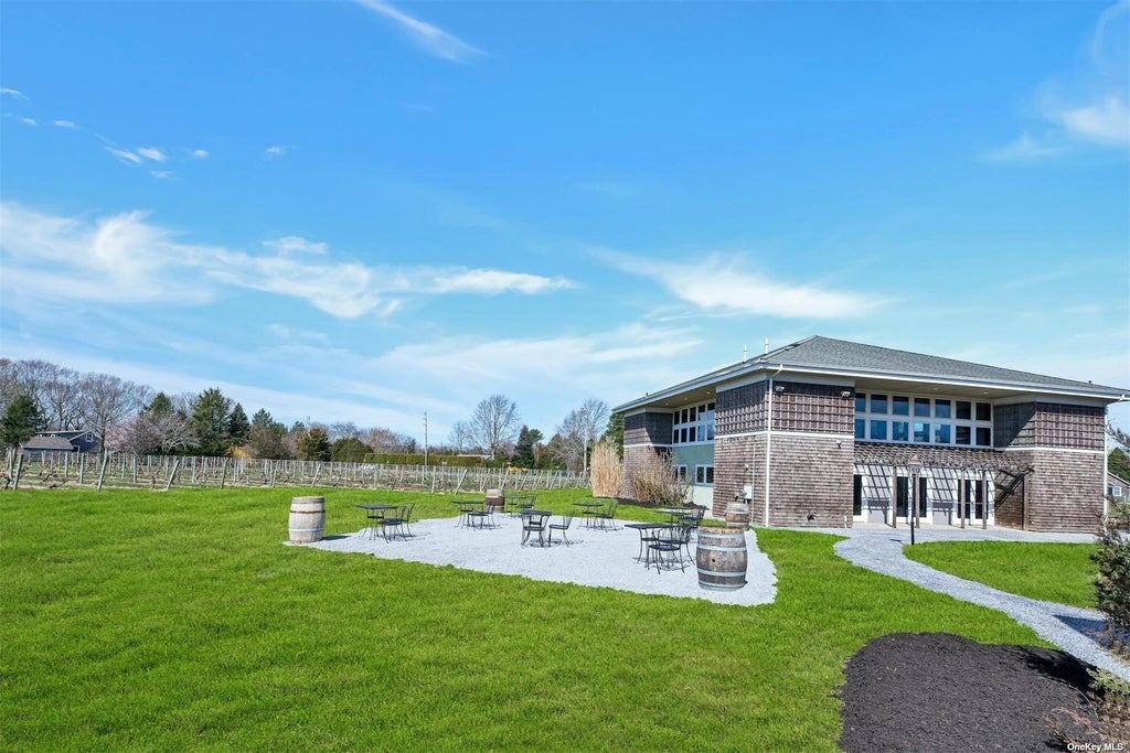 18910 Middle Road, Cutchogue