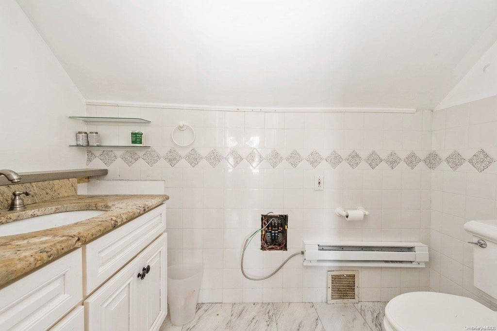 15 of 23 - 290 Meadow Avenue, East Meadow, NY