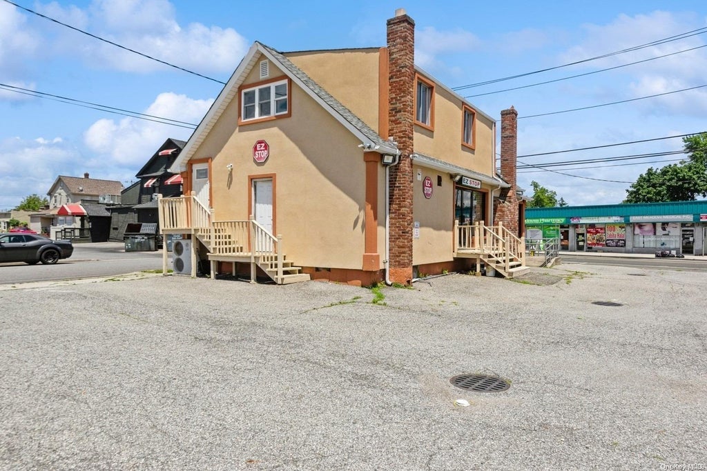 19 of 23 - 290 Meadow Avenue, East Meadow, NY
