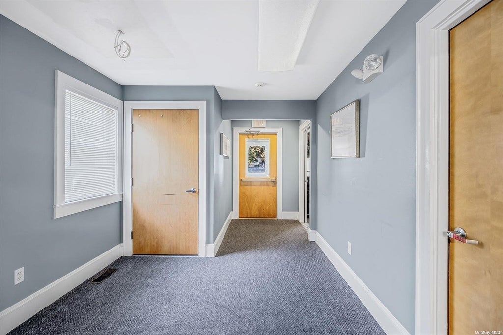 11 of 28 - 57190 Route 25, Southold, NY