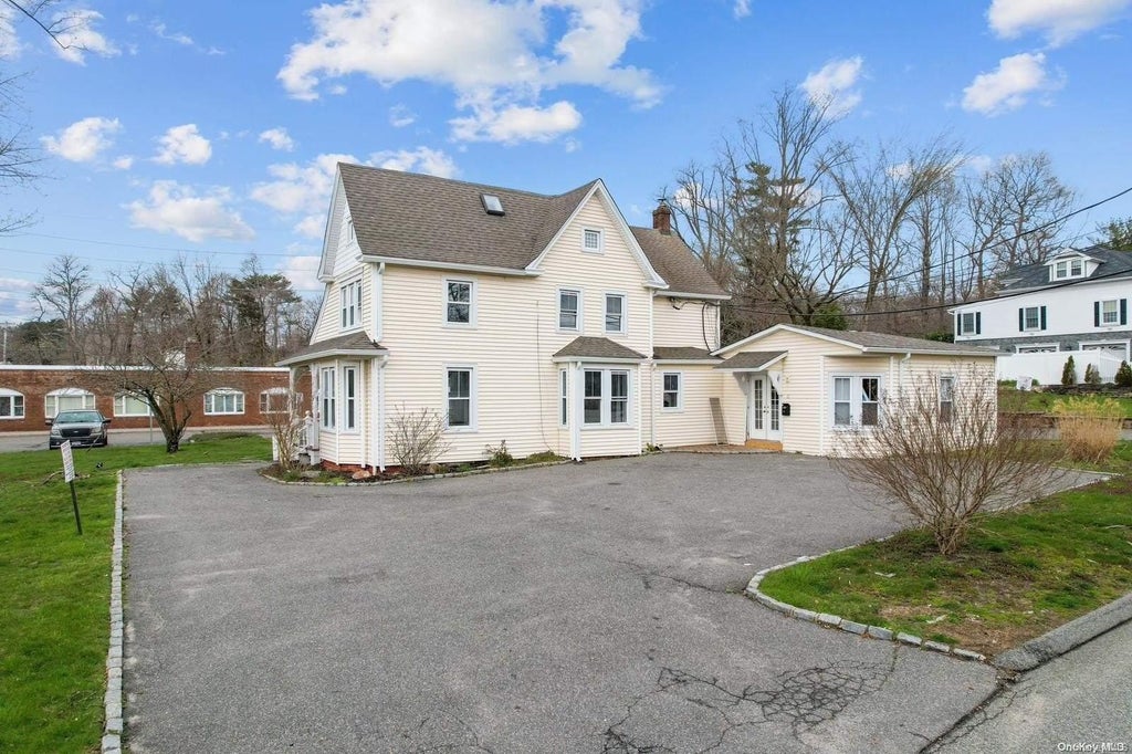 11 of 31 - 49 Landing Avenue, Smithtown, NY