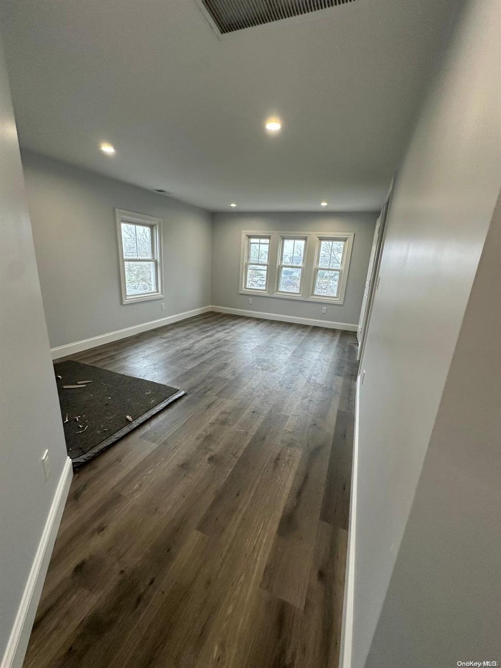 23 of 31 - 49 Landing Avenue, Smithtown, NY
