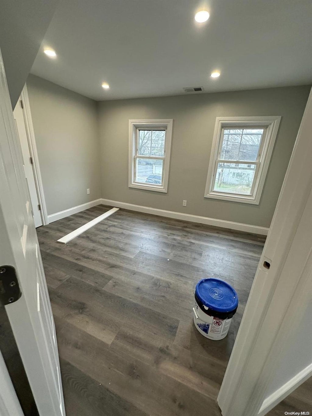 24 of 31 - 49 Landing Avenue, Smithtown, NY