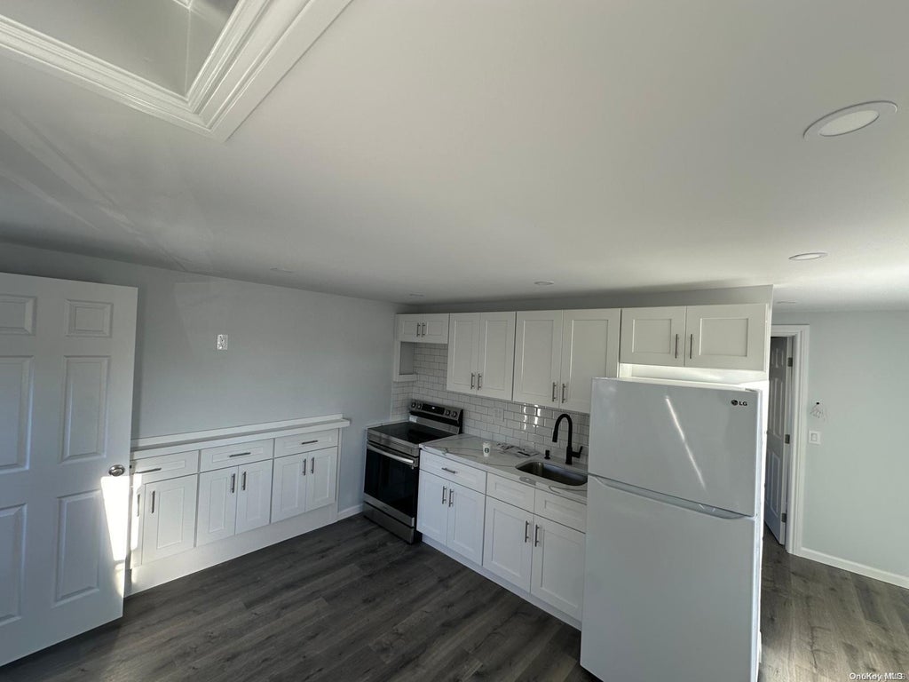 4 of 31 - 49 Landing Avenue, Smithtown, NY