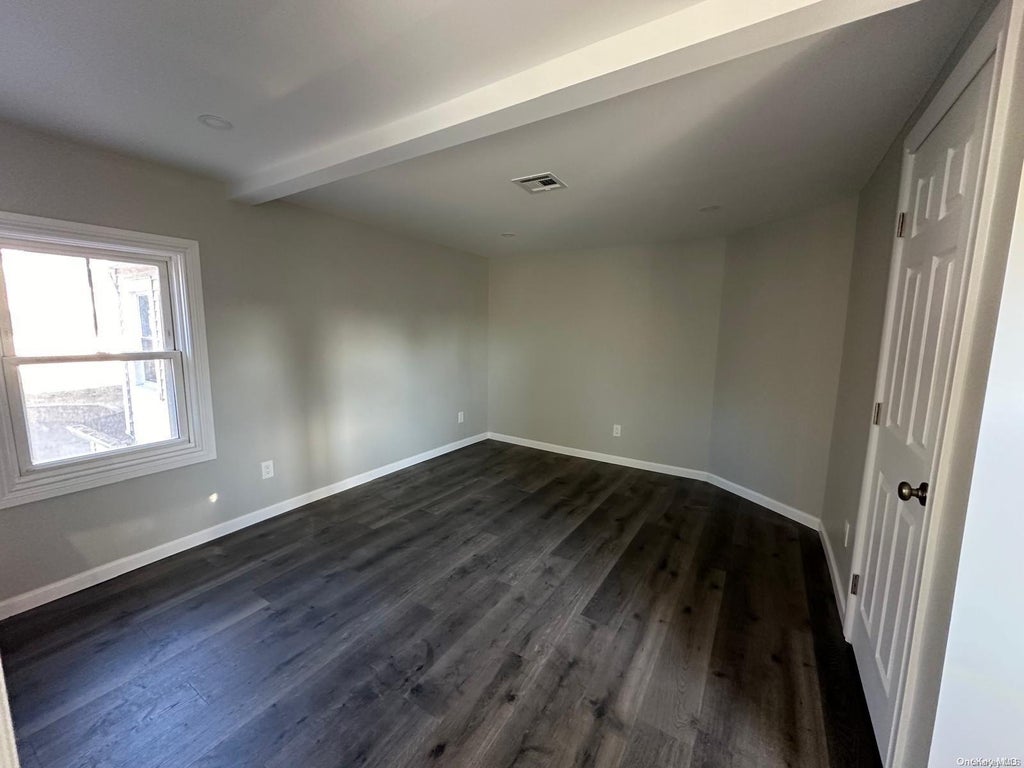 5 of 31 - 49 Landing Avenue, Smithtown, NY