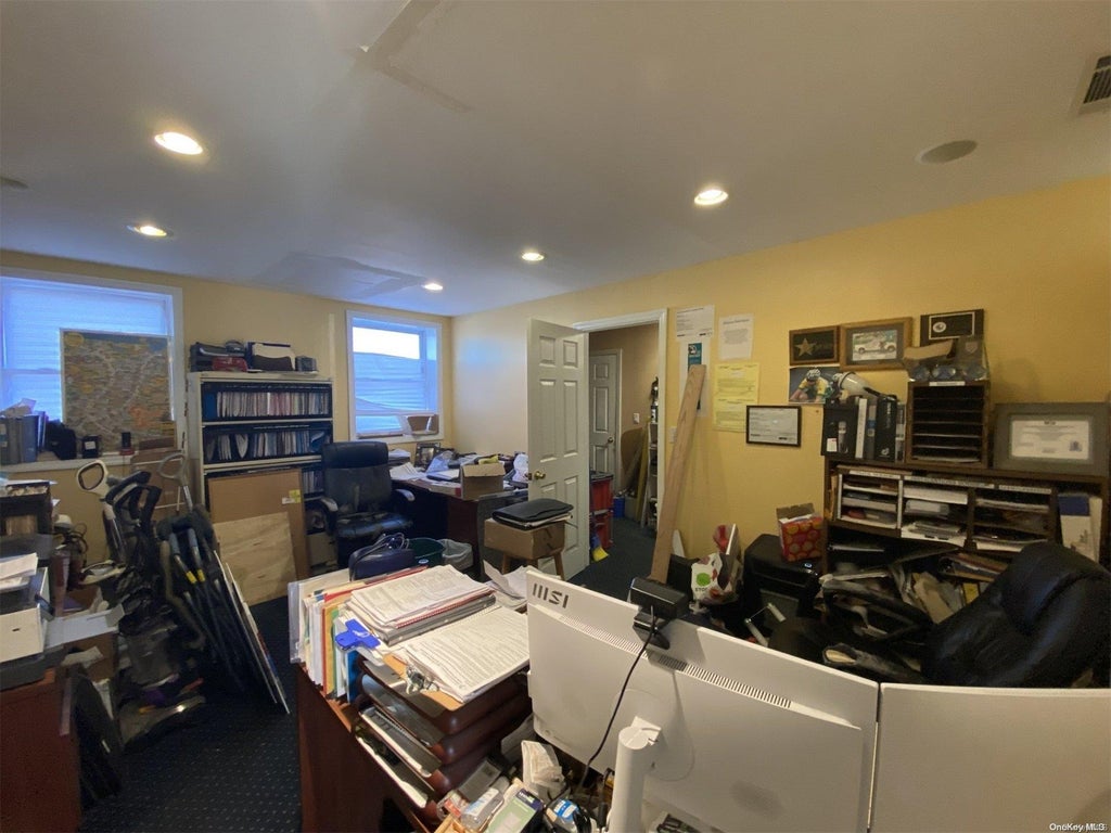 9 of 11 - 465 Franklin Avenue, Franklin Square, NY