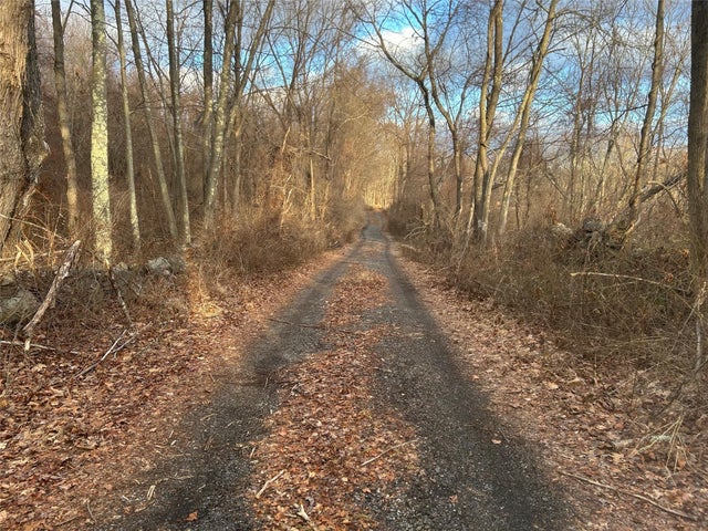 100 Ten Acre Lane (barret), Brewster