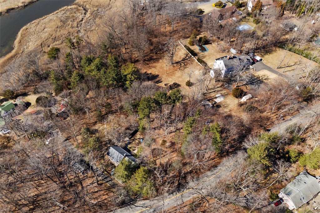 25 of 34 - 326a Nissequogue River Road, Saint James, NY
