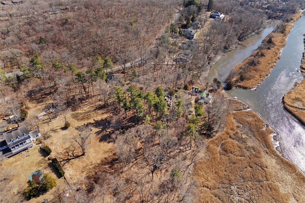 28 of 34 - 326a Nissequogue River Road, Saint James, NY