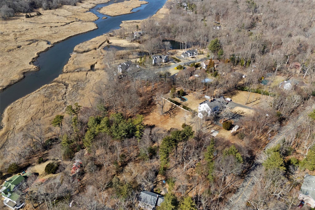 31 of 34 - 326a Nissequogue River Road, Saint James, NY