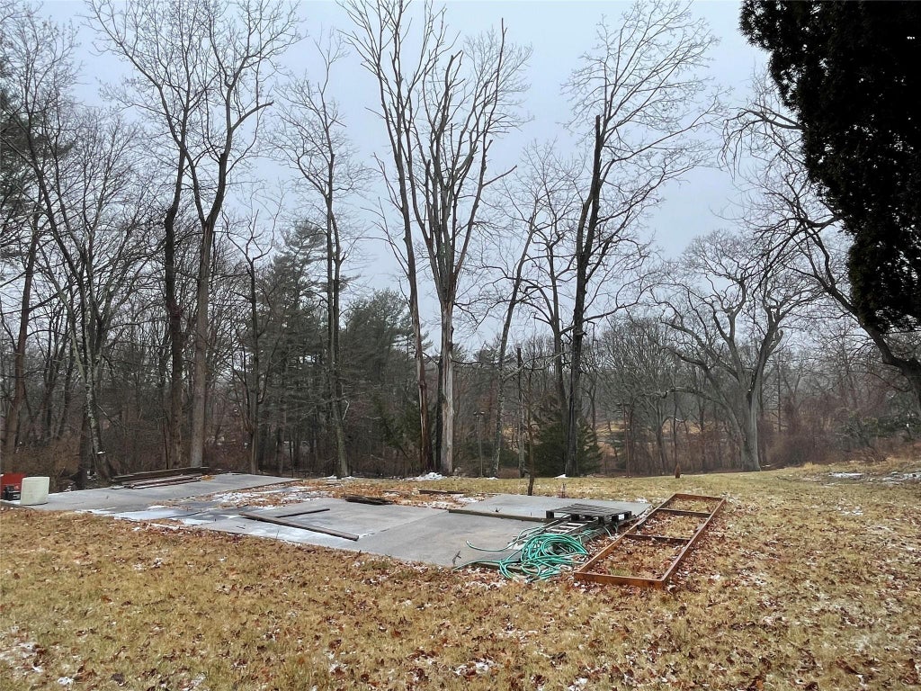 4 of 34 - 326a Nissequogue River Road, Saint James, NY