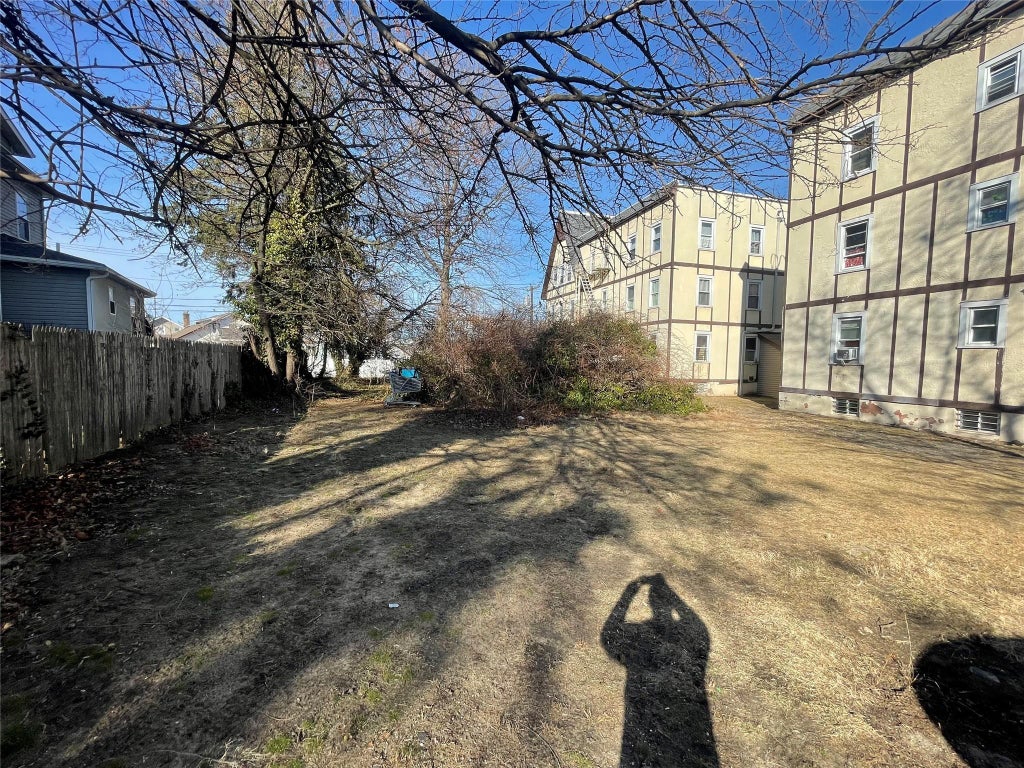 3 of 5 - Edna Court, Baldwin, NY