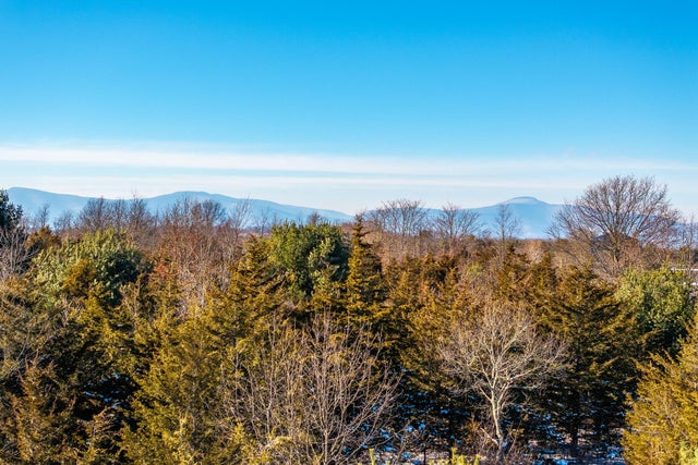 33 Vosburgh Road, Red Hook