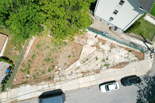 1 Lemke Place, New Rochelle