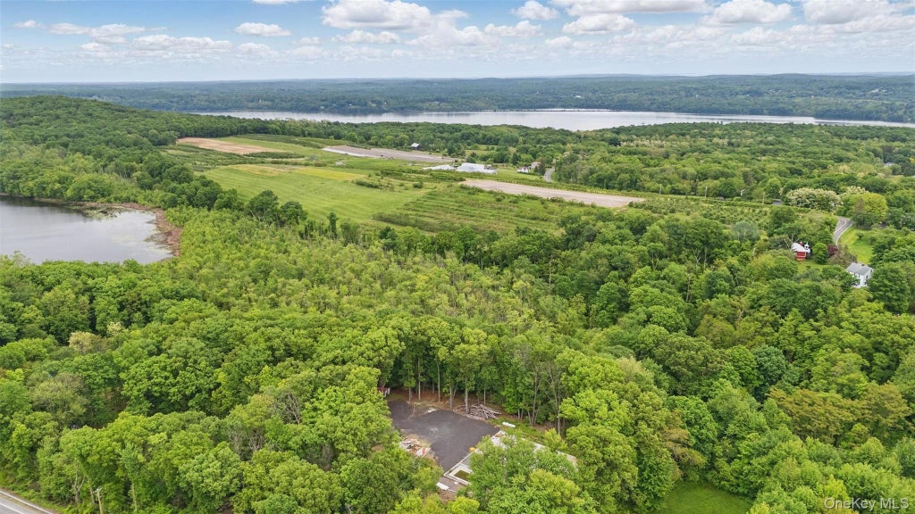 715 Broadway, Esopus