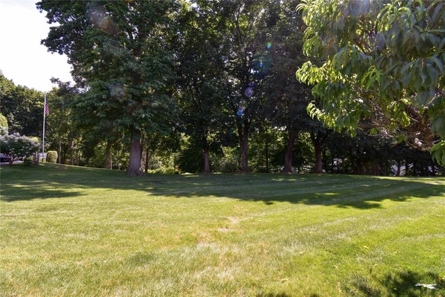 Stewart Avenue, Beacon