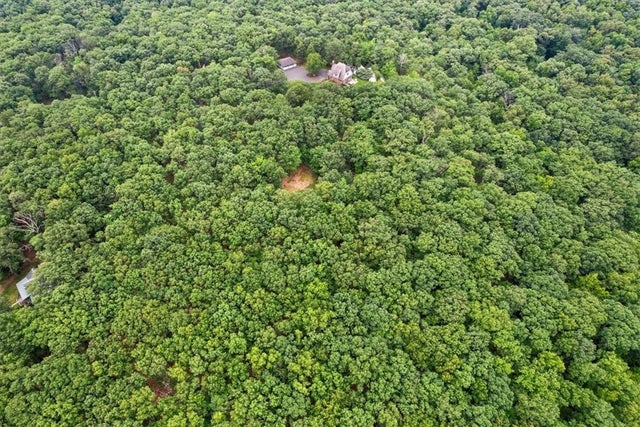 Stag Hill Road, Monroe