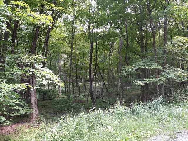 1407 Eminence Road, East Branch