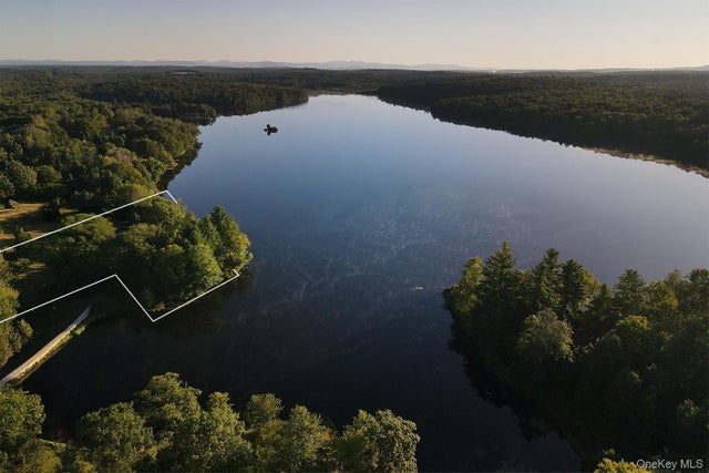 2 Lena Road, Forestburgh