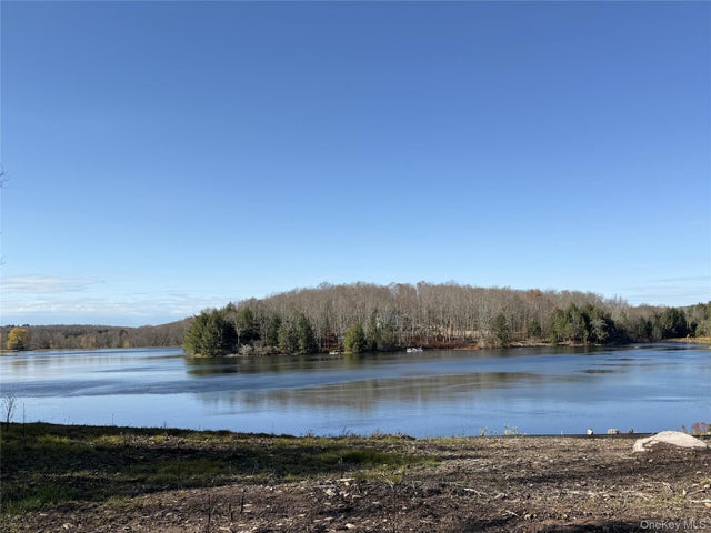 17 Eagles Ridge Way, Parksville