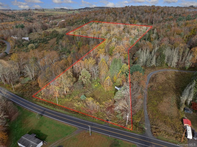 22 State Route 52a, Kenoza Lake