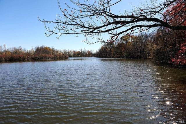 Blackberry Lake Road, Jeffersonville