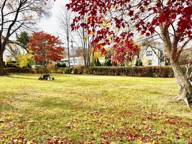Corner Oak Poplar Street, Elmsford