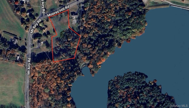 Moore's Hill Road, New Windsor