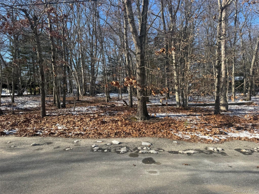 725 Youngs Avenue, Mattituck