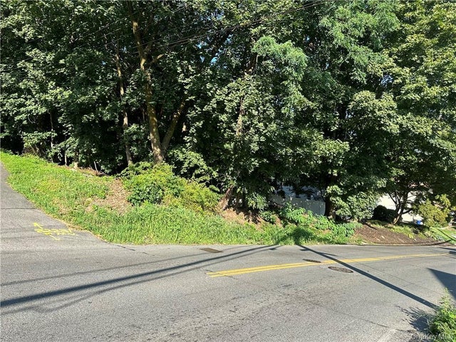 10-13-75 Dickinson Avenue, Yonkers