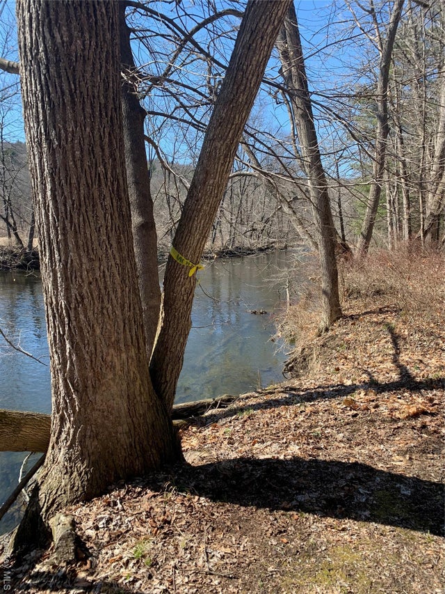 Jackson Corners Road, Red Hook