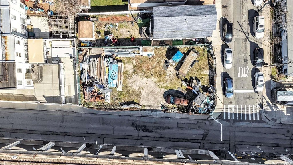 6 of 13 - 305 Beach 101st St., Far Rockaway, NY