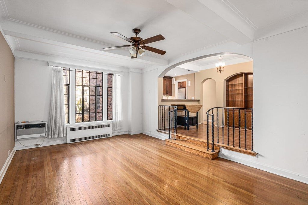 3 of 14 - 20 Continental Avenue # 2g, Forest Hills, NY