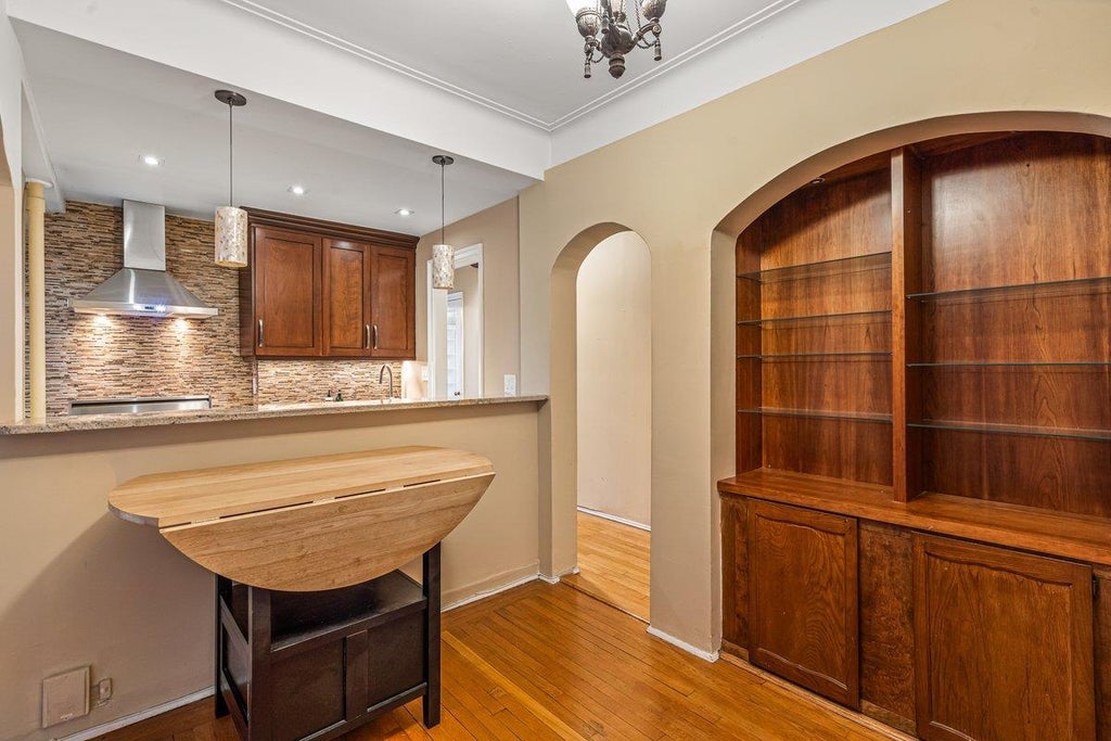 4 of 14 - 20 Continental Avenue # 2g, Forest Hills, NY