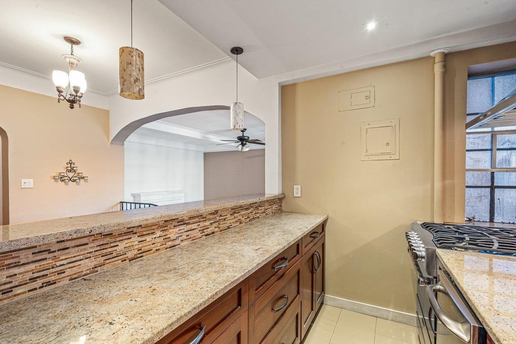 7 of 14 - 20 Continental Avenue # 2g, Forest Hills, NY