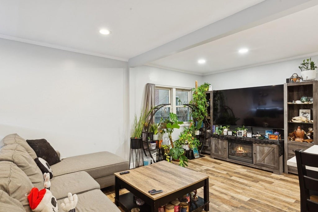 15 of 29 - 72 Stackyard Drive, Mastic Beach, NY