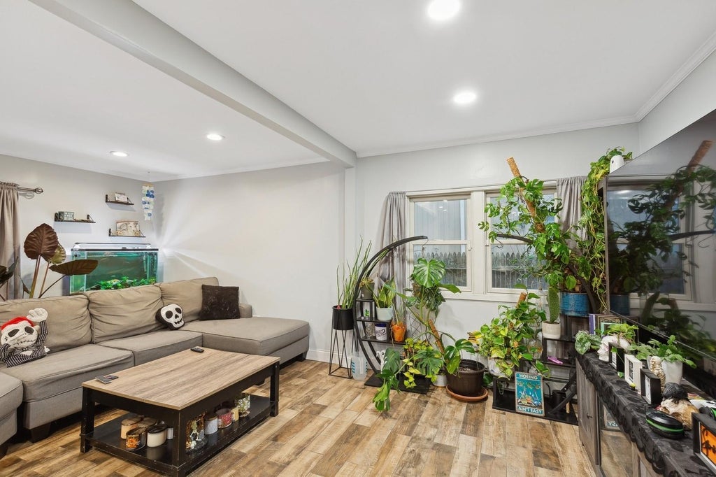 17 of 29 - 72 Stackyard Drive, Mastic Beach, NY