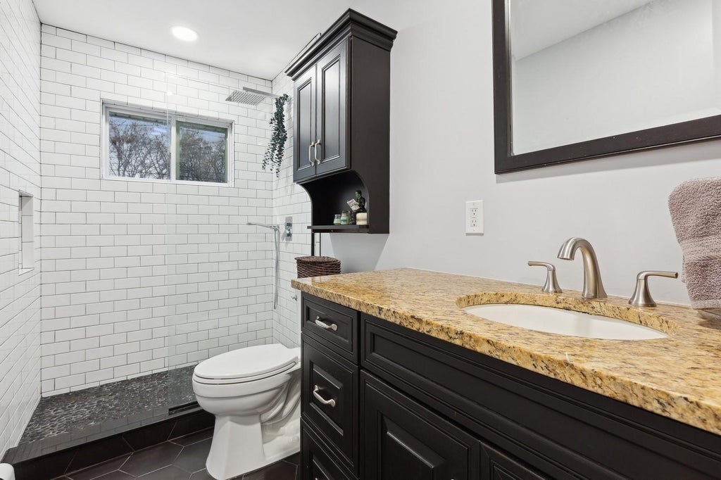 24 of 29 - 72 Stackyard Drive, Mastic Beach, NY
