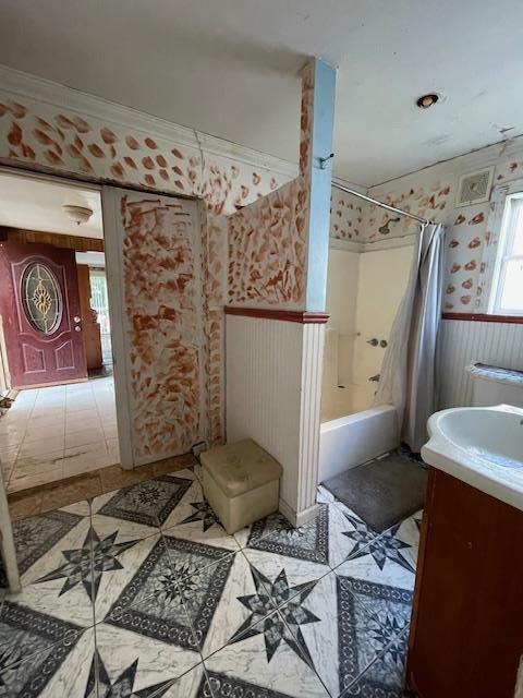 9 of 27 - 817 Southard St., Baldwin, NY