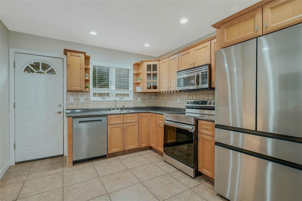 8 of 30 - 3 Harley Avenue, East Northport, NY
