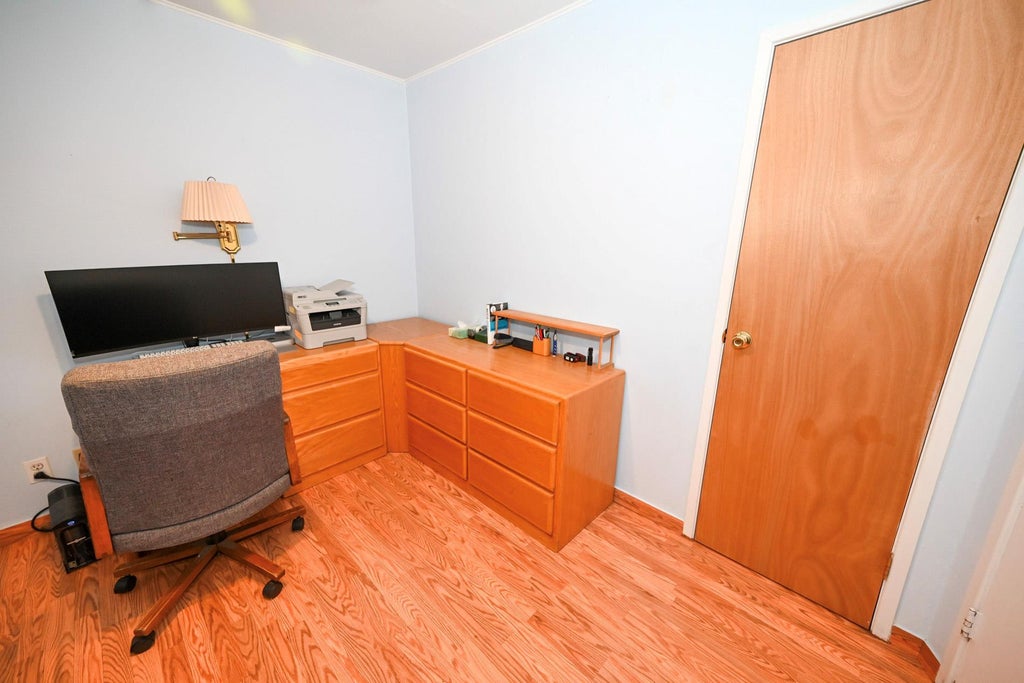 15 of 26 - 709 Brower Avenue, Franklin Square, NY